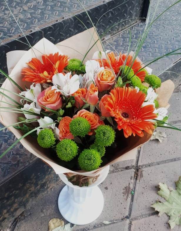 Букет цветов из: Герберы, Хризантемы, Альстромерии и Розы в Балаганске