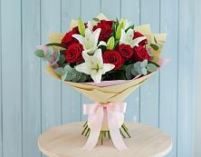 Букет цветов из:  Лилии и Розы в Балаганске
