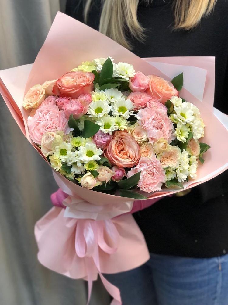 Букет цветов из: Гвоздики, Розы и Хризантемы в Балаганске