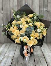 Букет цветов из:  Розы и Лизиантусы в Балаганске
