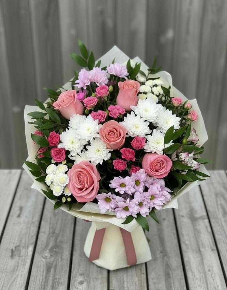 Букет цветов из: Альстромерии, Гвоздики, Розы и Хризантемы в Балаганске