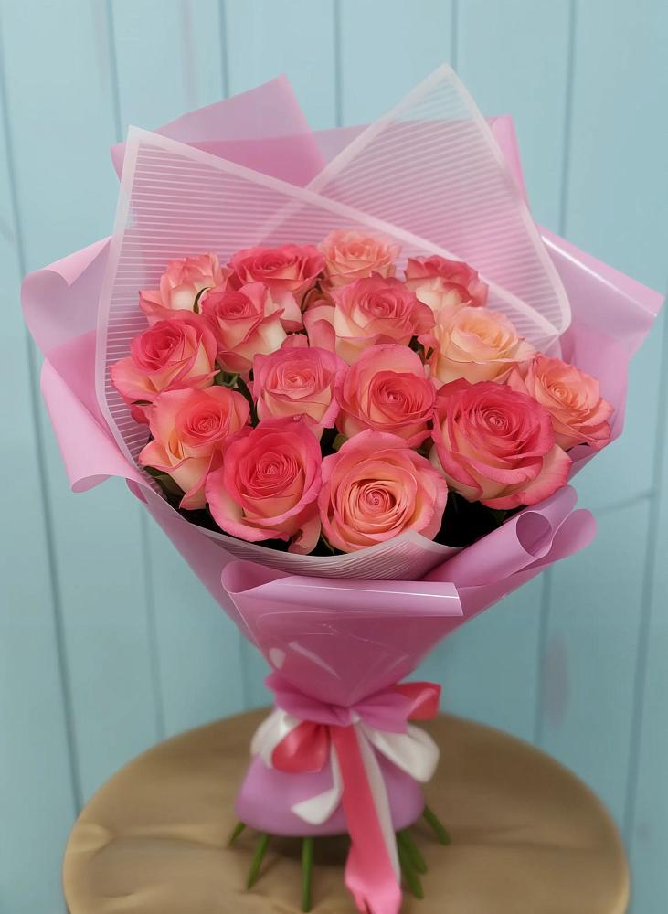 Букет 15 Розовых роз Равель в Балаганске