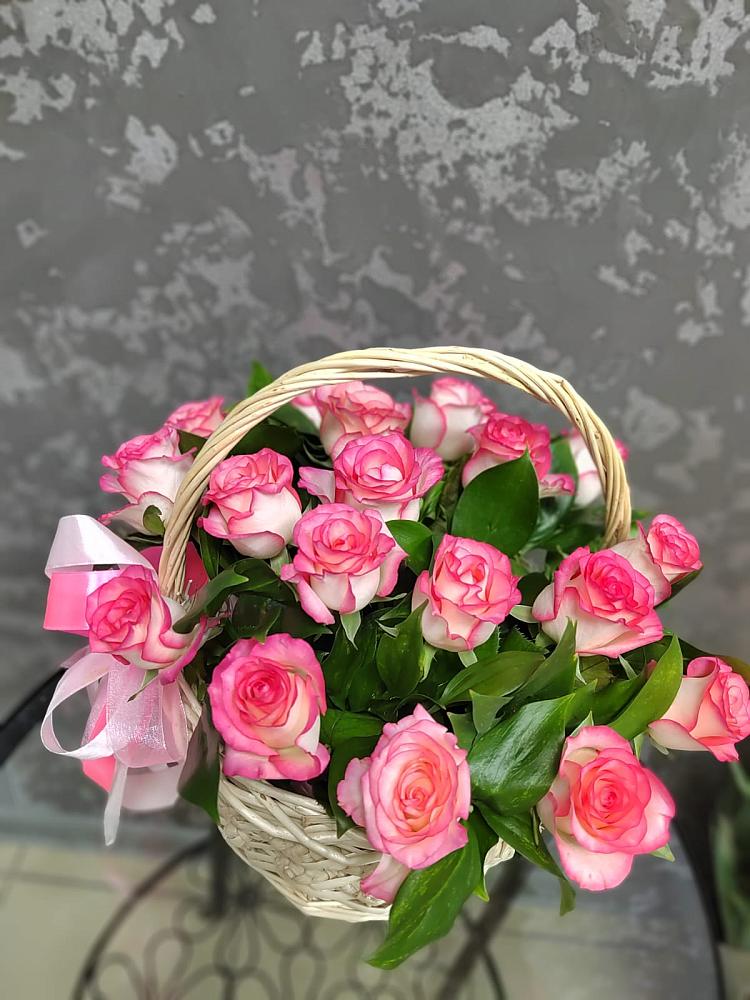 Цветочная композиция из Розы в корзине в Балаганске