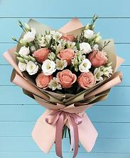 Букет цветов из:  Розы, Альстромерии и Лизиантусы в Балаганске