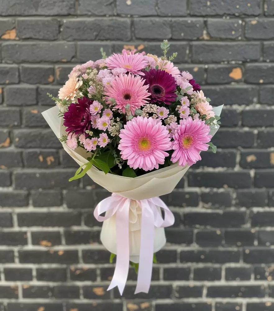 Букет цветов из: Герберы и Хризантемы в Балаганске