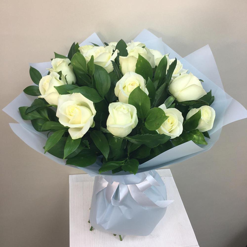 Букет 15 Белых роз Проуд в Балаганске