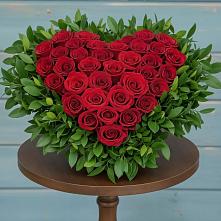 Цветочная композиция из Розы в виде сердца в Балаганске