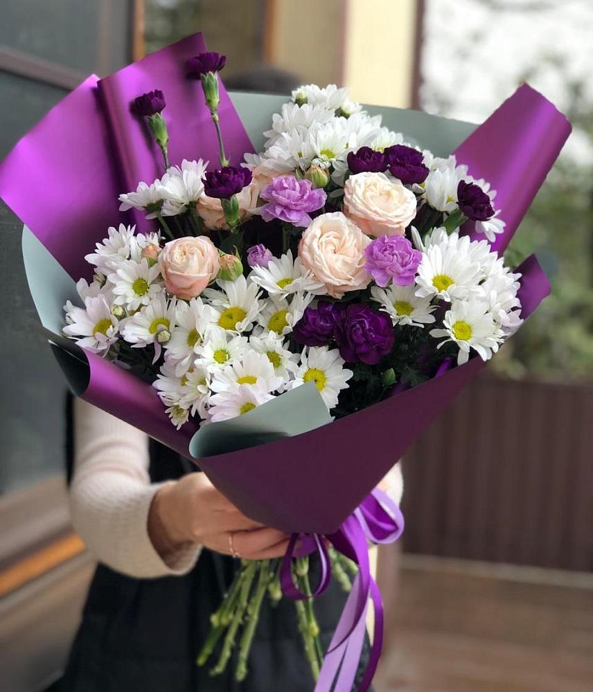 Букет цветов из: Хризантемы, Гвоздики и Розы в Балаганске