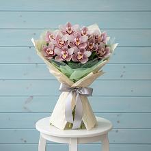 Букет цветов из:  Орхидеи и Розы #REPLACE_PRED# Балаганске