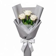 Букет 3 белые розы в Балаганске