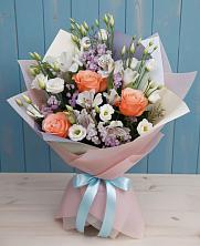 Букет цветов из:  Лизиантусы, Розы, Альстромерии и Гипсофила в Балаганске