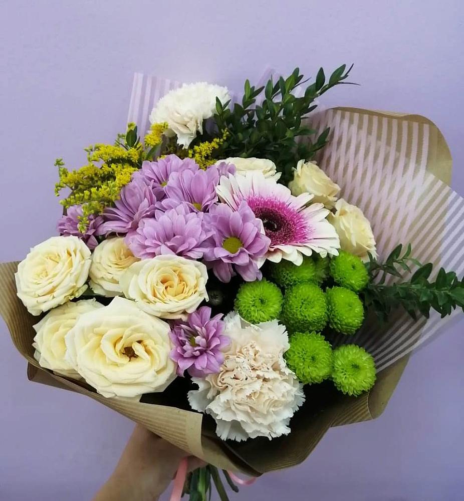 Букет цветов из: Хризантемы, Розы, Гвоздики и Герберы в Балаганске