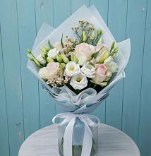 Букет цветов из:  Розы и Лизиантусы в Балаганске